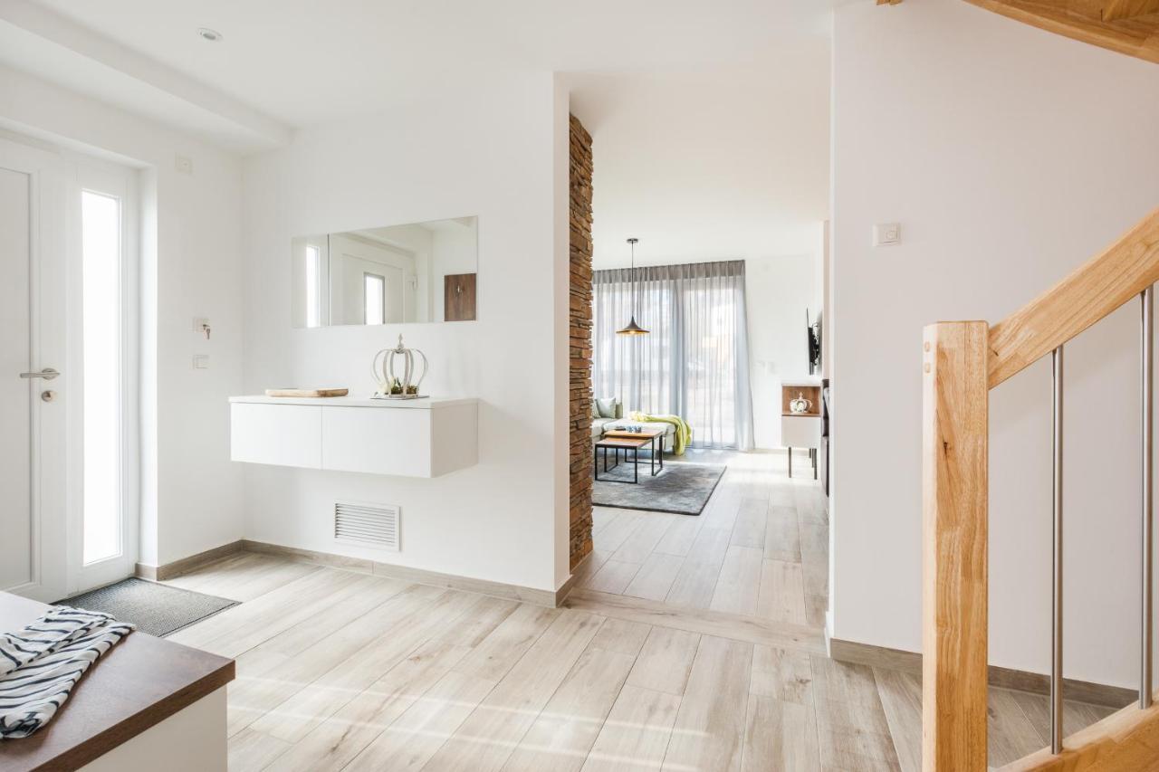 Ferienhaus-See-Sauna-Kamin-Hund mit E-Ladestation Krakow am See Exterior foto